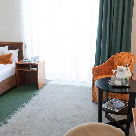 Landhotel Rügheim Eksteriør billede